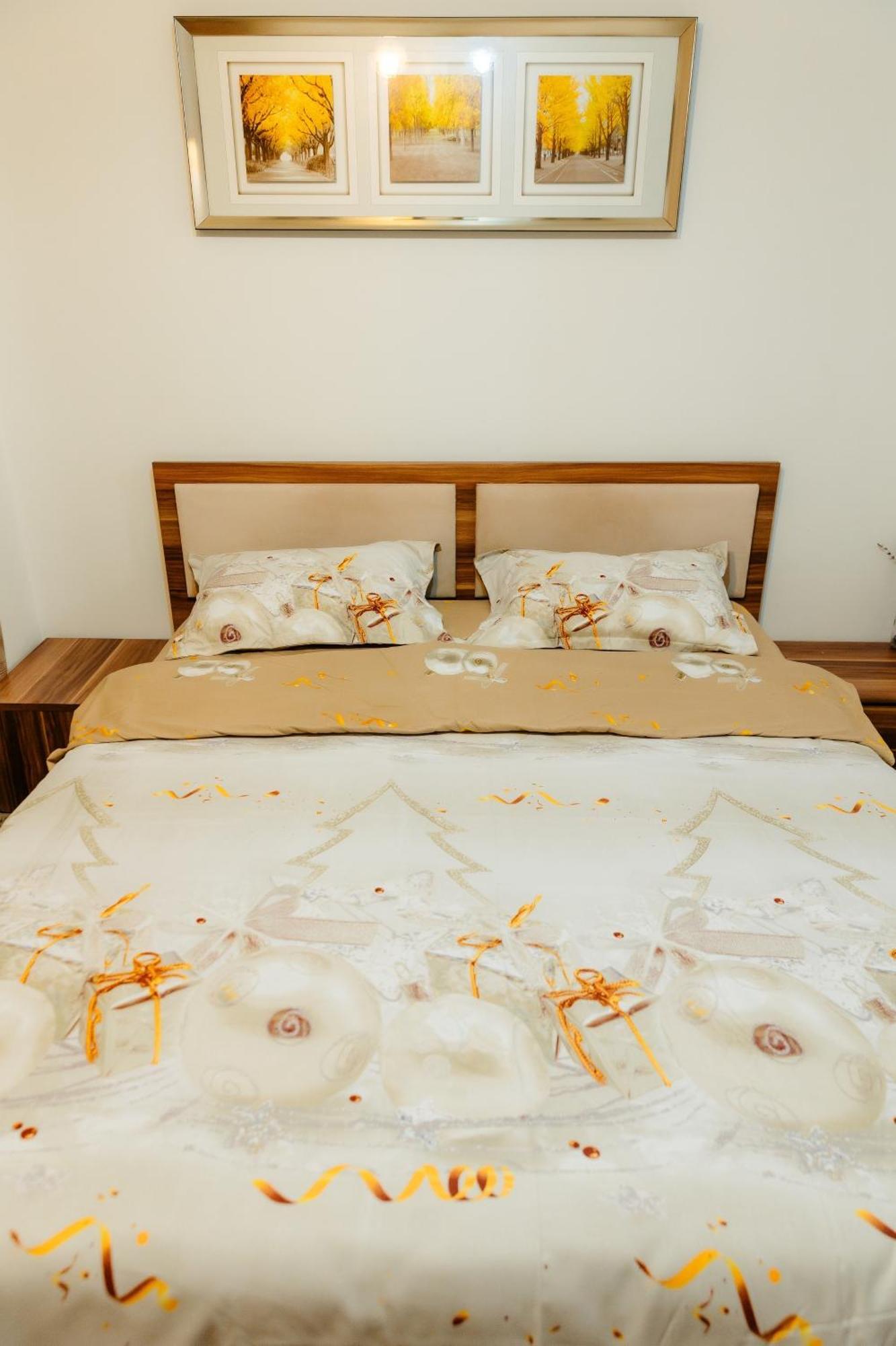 Glamour Ultracentral Craiova Ngoại thất bức ảnh